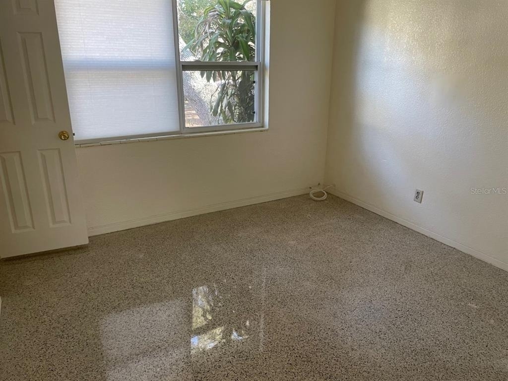 4390 68th Street N - Photo 4