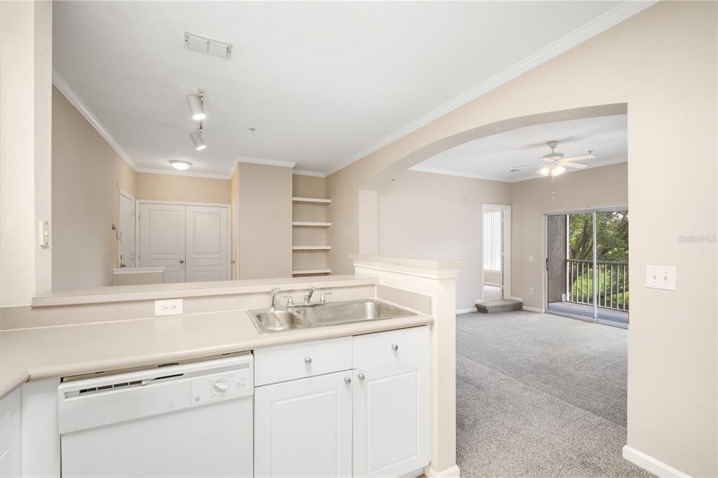9301 Crescent Loop Circle - Photo 14