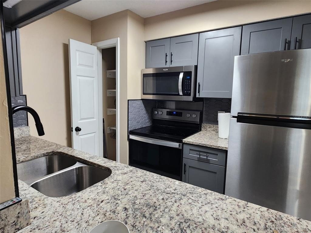 211 Thorn Tree Place - Photo 8