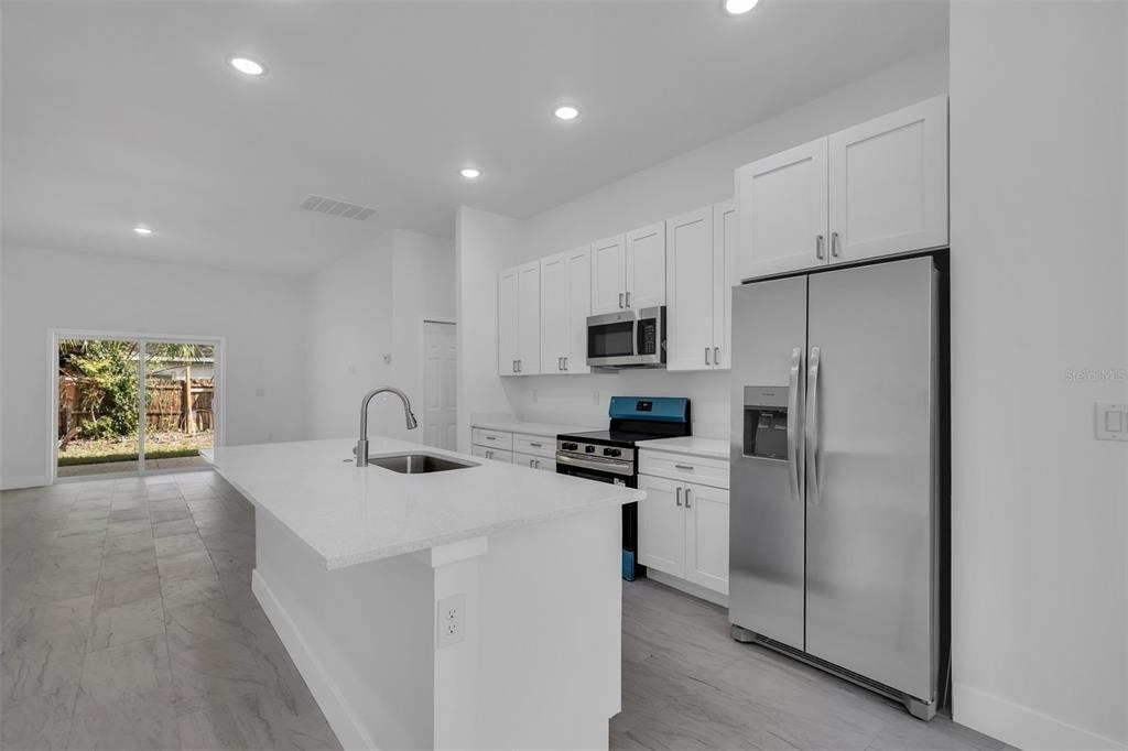 1221 Sw 5th Street - Photo 3