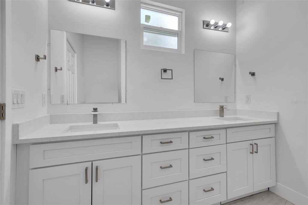 1221 Sw 5th Street - Photo 4