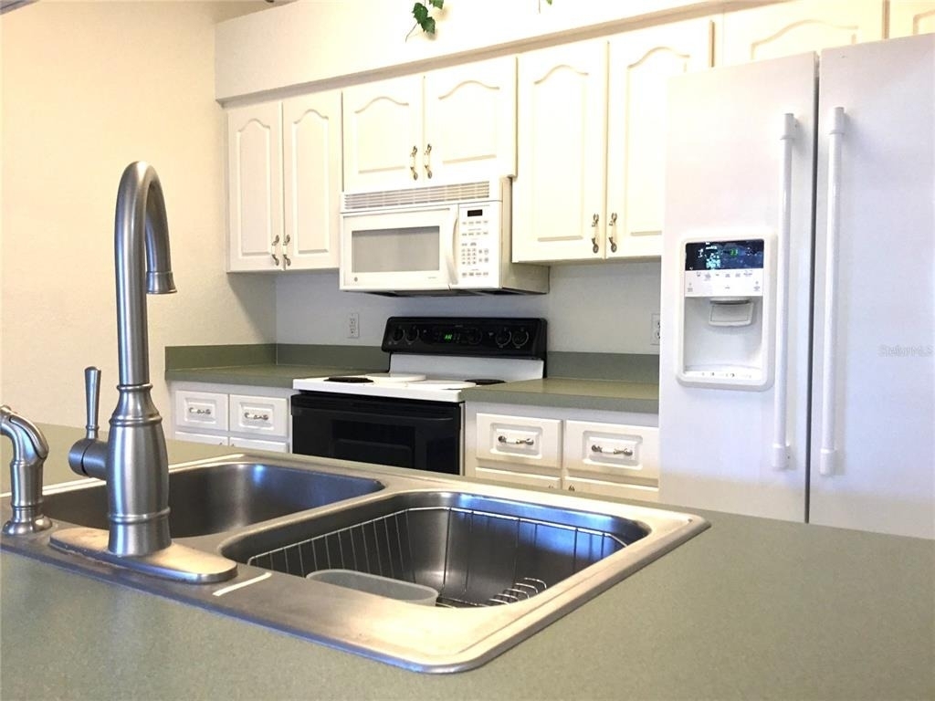 1101 Eagle Pond Drive - Photo 2