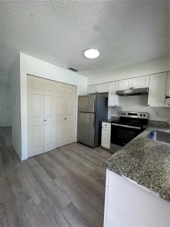 704 Sunset Avenue - Photo 2
