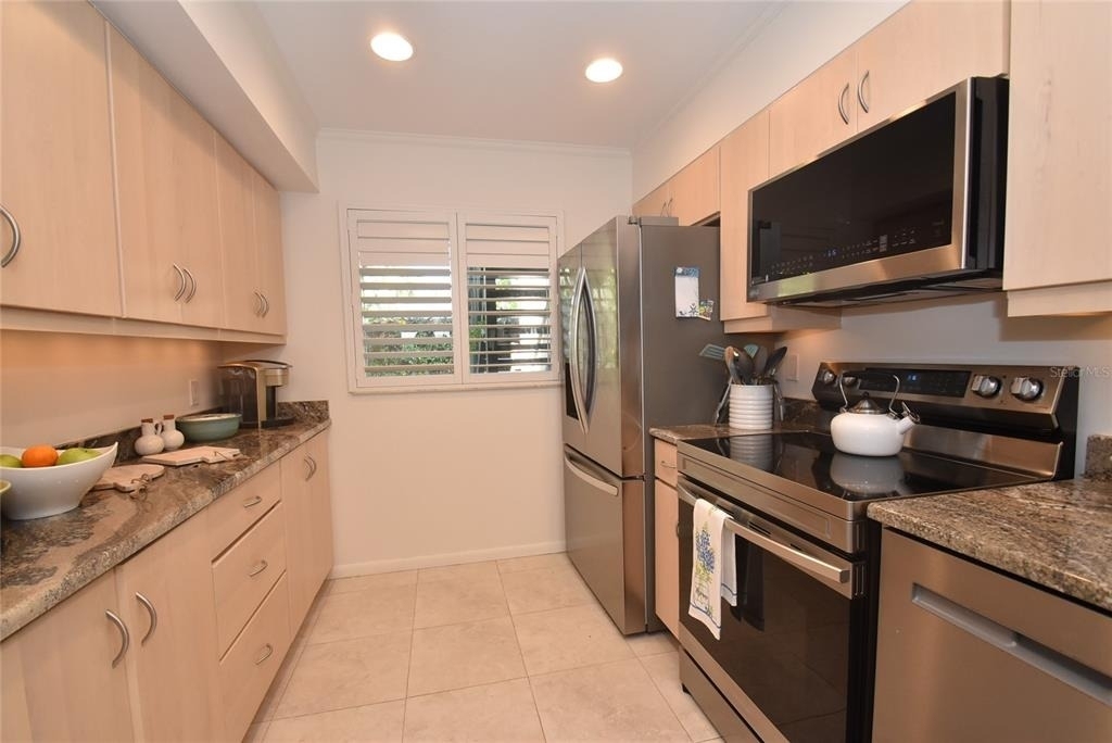 1510 Pelican Point Dr - Photo 1