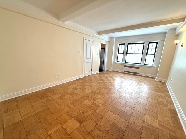 95 Christopher Street - Photo 1