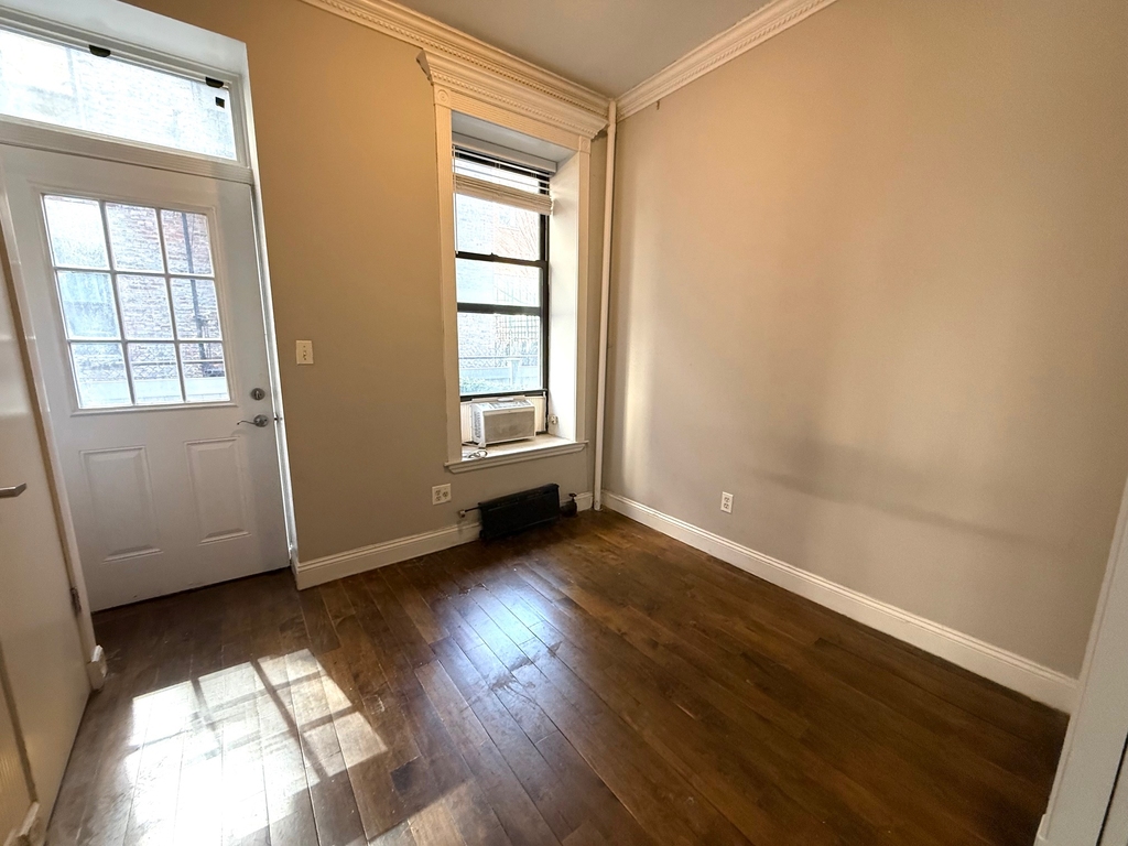 52 Barrow Street - Photo 2