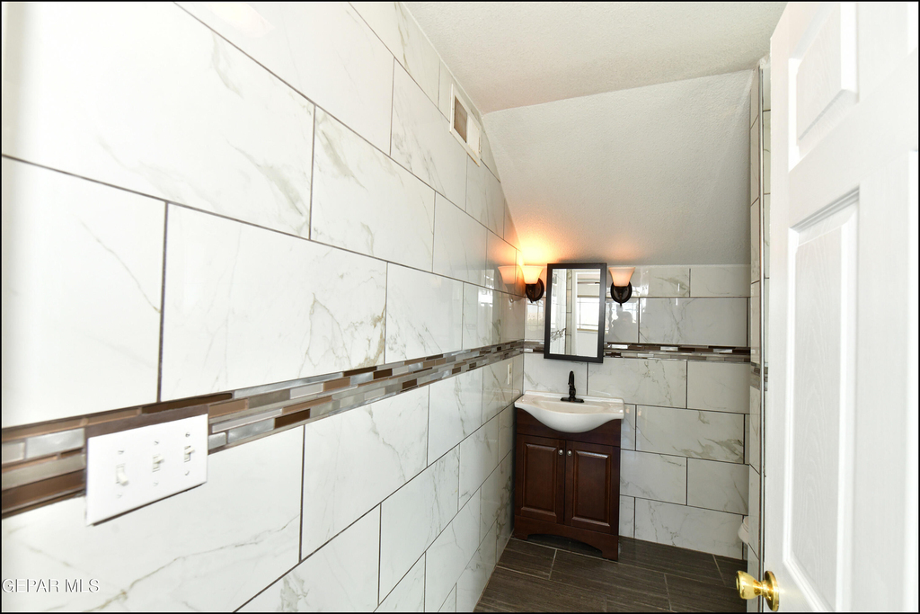 908 Bolivia Street - Photo 32