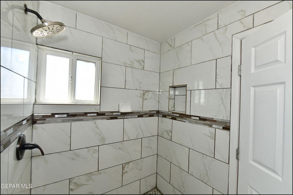 908 Bolivia Street - Photo 33