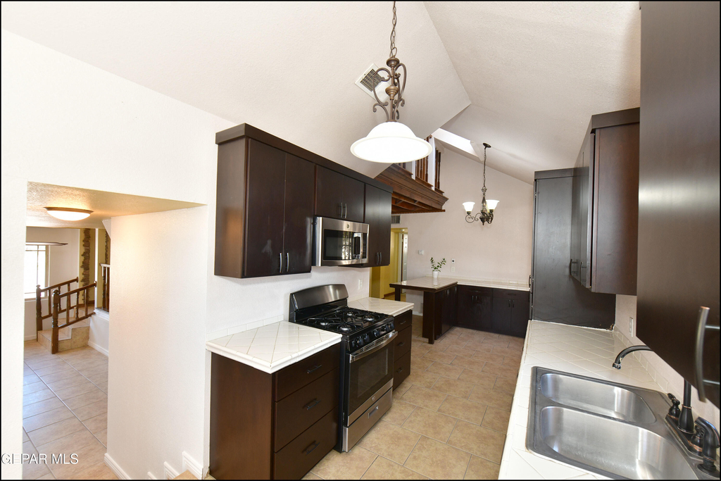 908 Bolivia Street - Photo 15