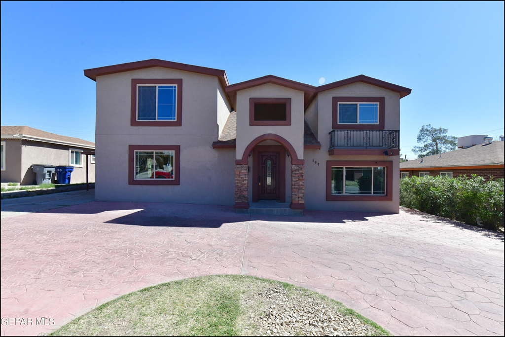 908 Bolivia Street - Photo 2