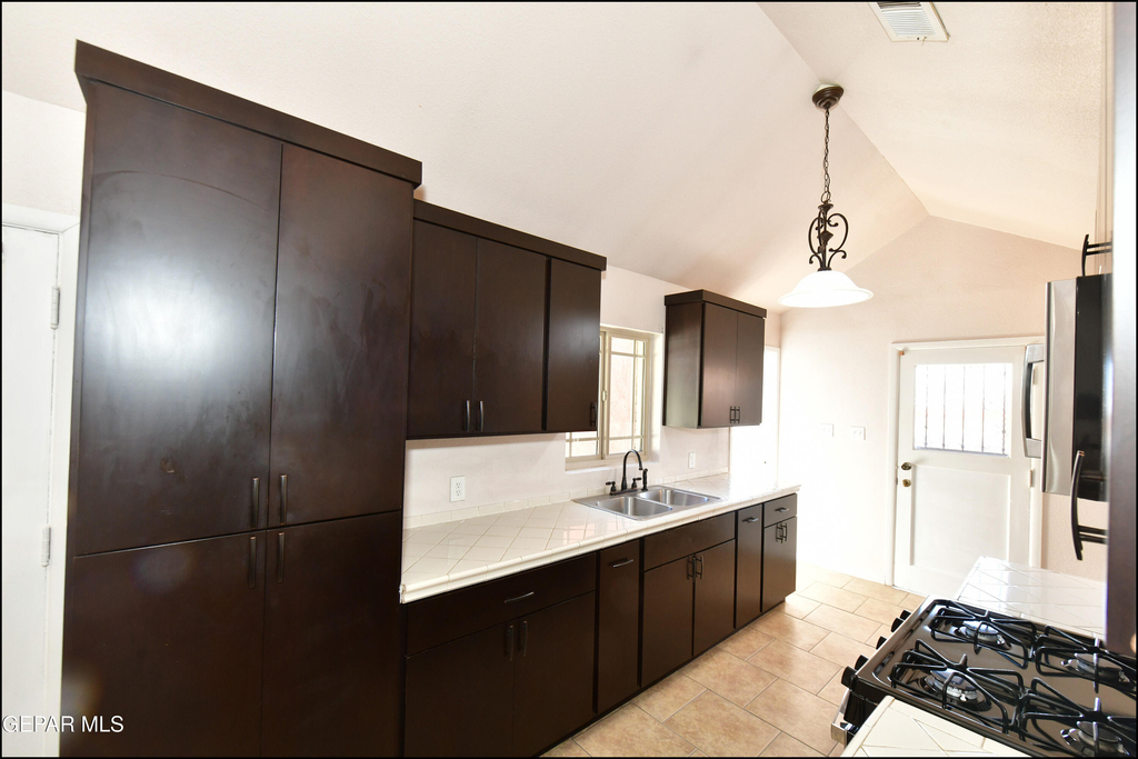 908 Bolivia Street - Photo 19