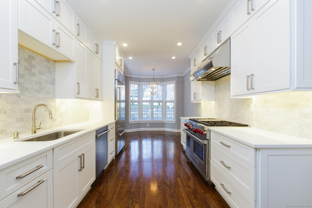 136 Harrison Avenue - Photo 6