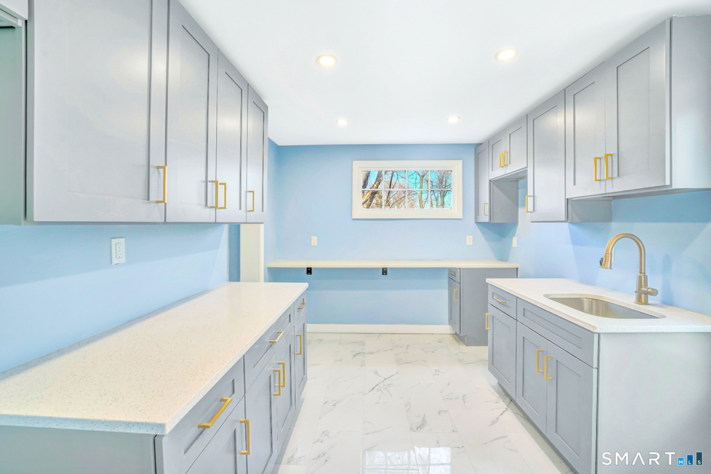 341 Lincoln Street - Photo 2