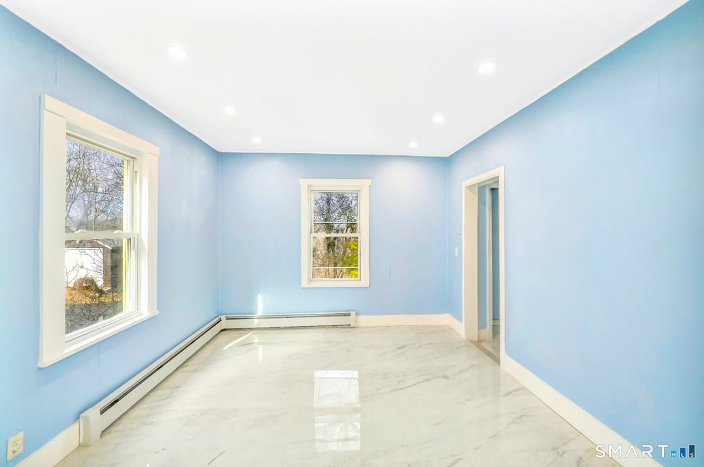 341 Lincoln Street - Photo 4