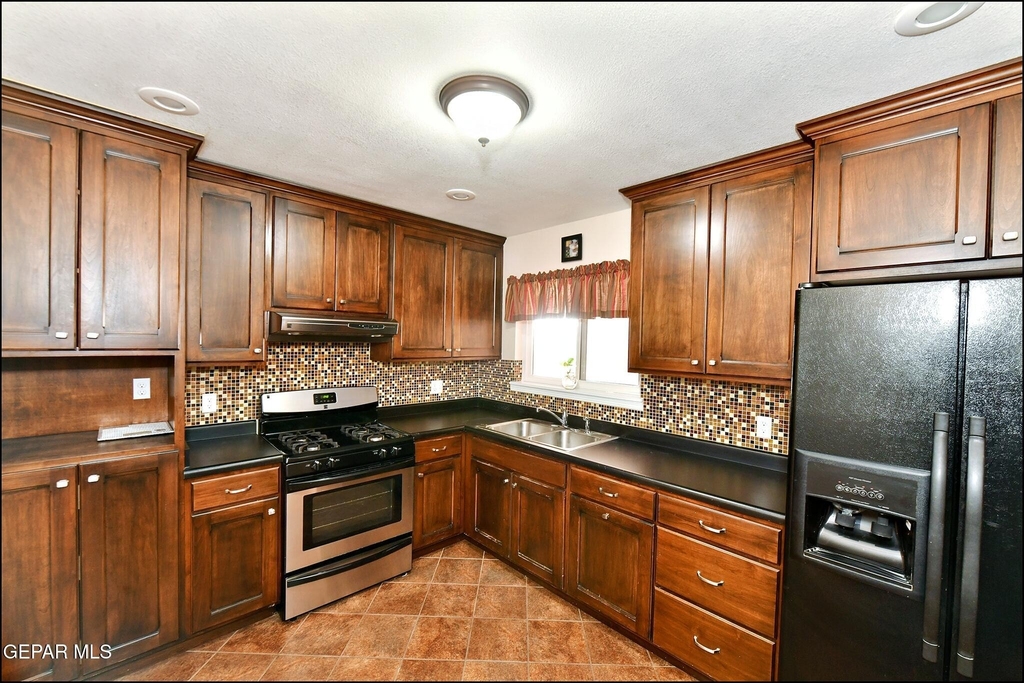 7830 Basswood Avenue - Photo 17