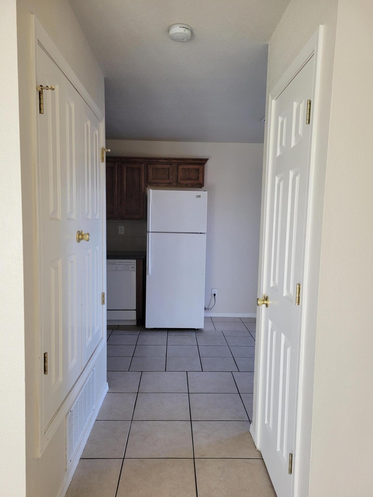 10051 Railroad Drive - Photo 11