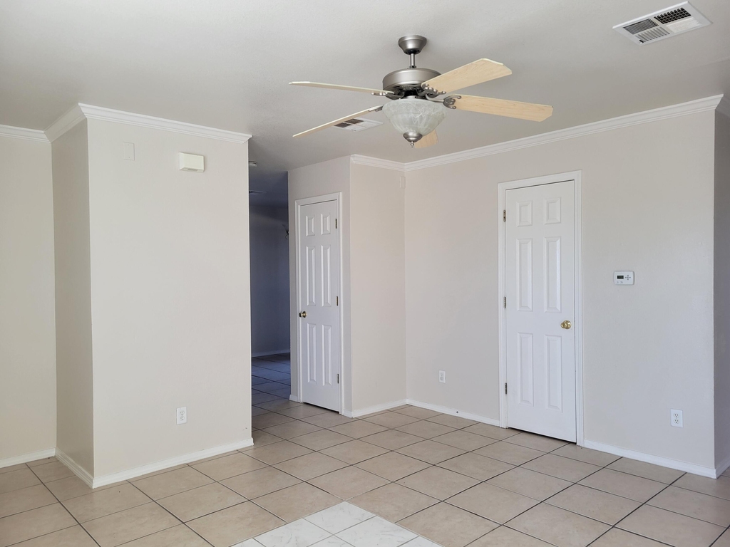 10051 Railroad Drive - Photo 6