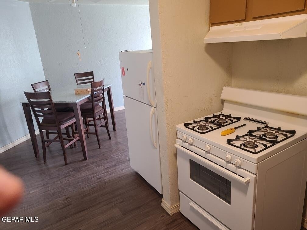 701 W Yandell Drive - Photo 6