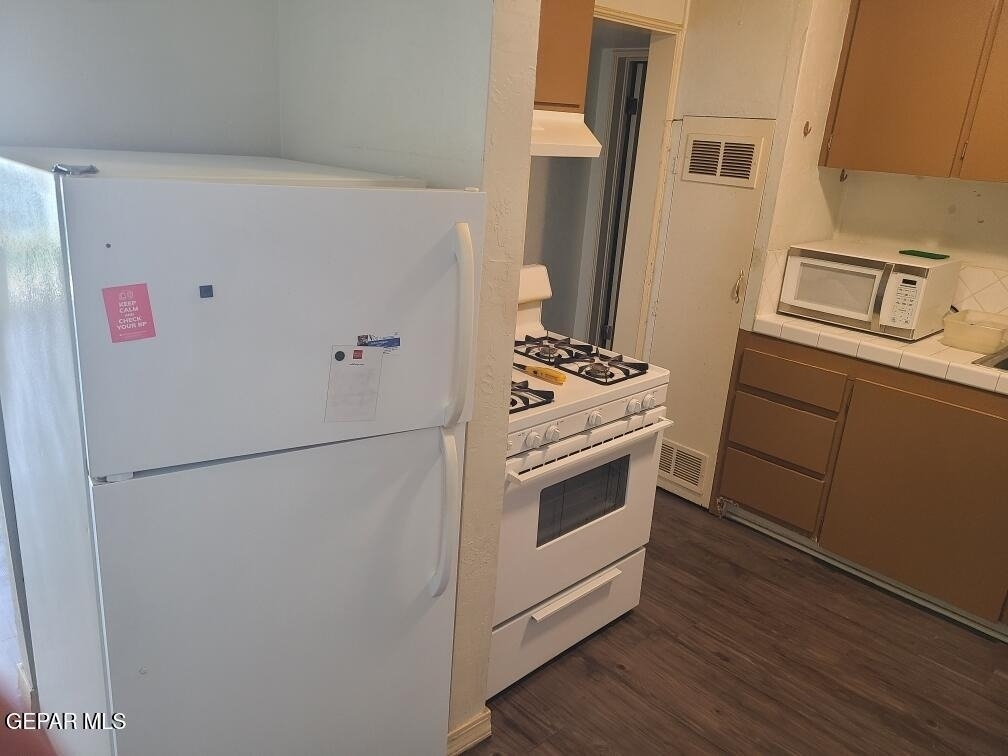 701 W Yandell Drive - Photo 5