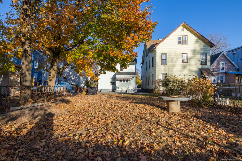 216 Howard Avenue - Photo 21