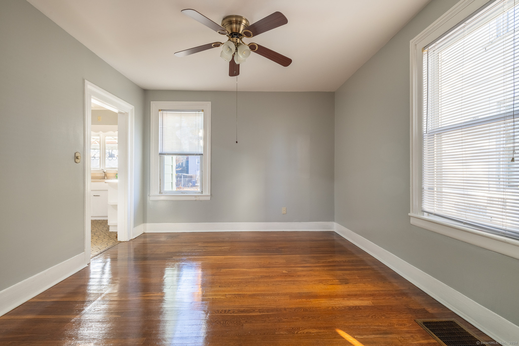 216 Howard Avenue - Photo 5