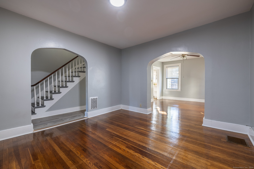 216 Howard Avenue - Photo 3
