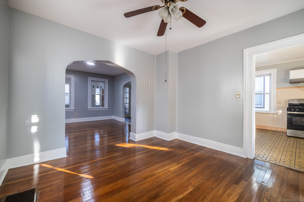216 Howard Avenue - Photo 6