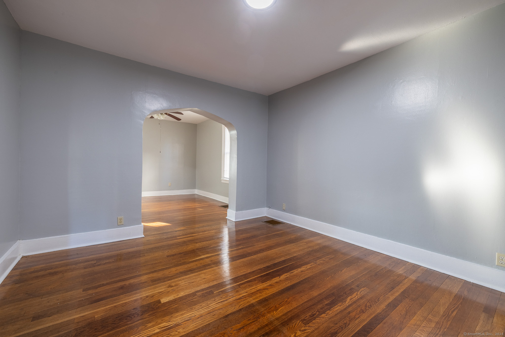 216 Howard Avenue - Photo 2