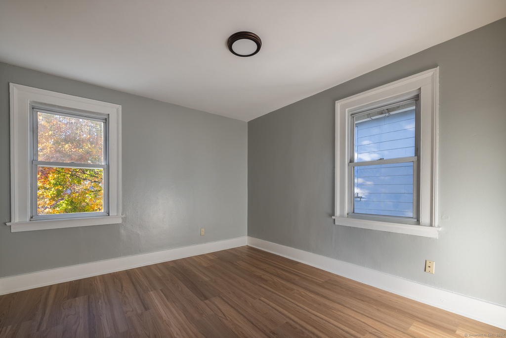 216 Howard Avenue - Photo 18