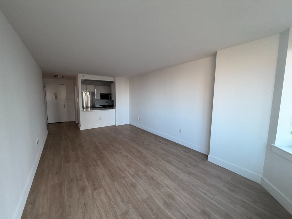 Center Boulevard - Photo 7