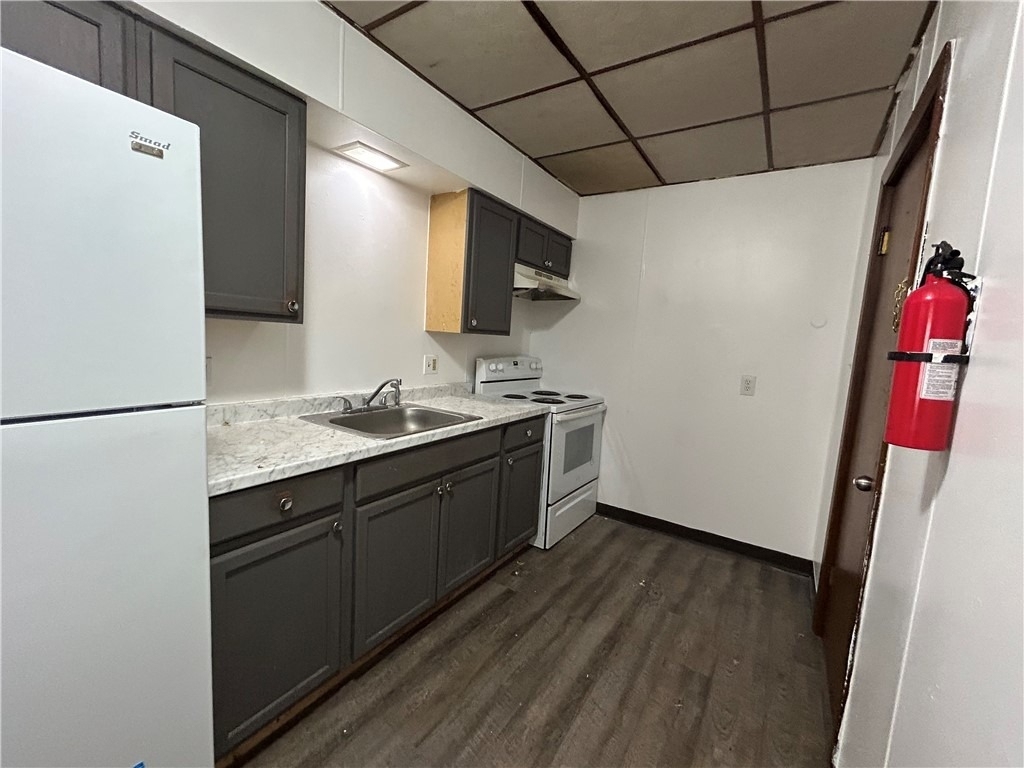 618 Broadway Ave - Photo 2
