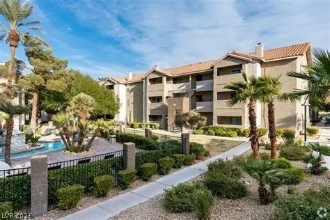 4200 S Valley View Boulevard - Photo 20
