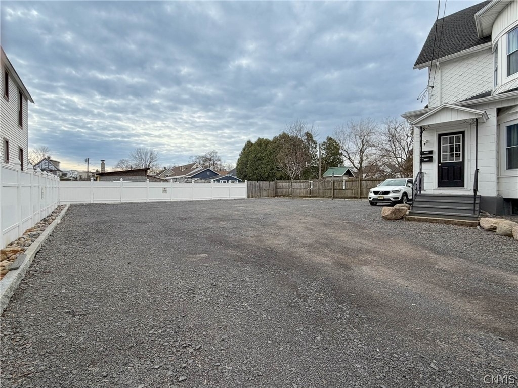 1015 White Place - Photo 2