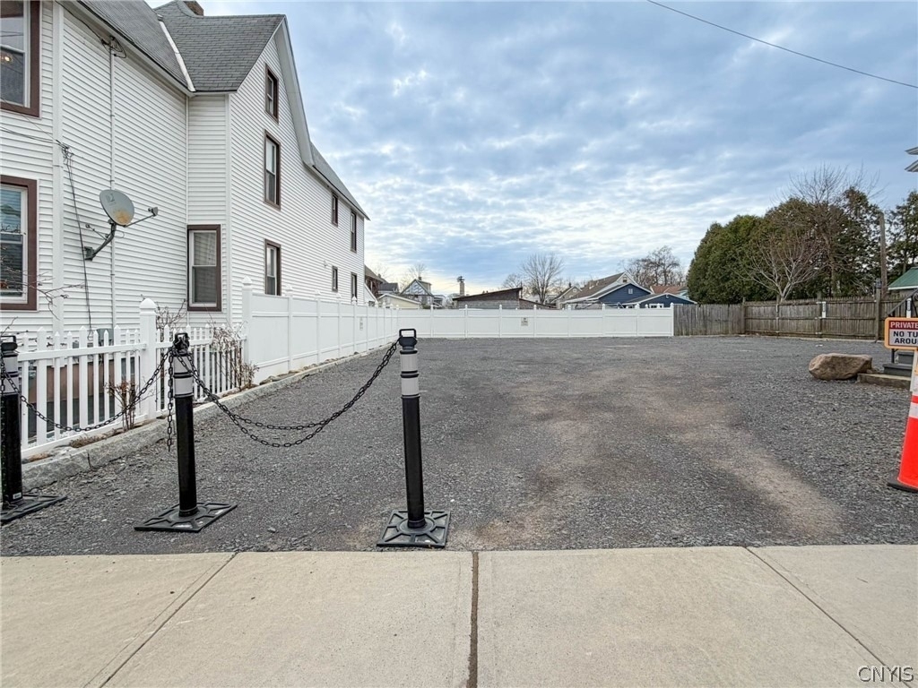 1017 White Place - Photo 2
