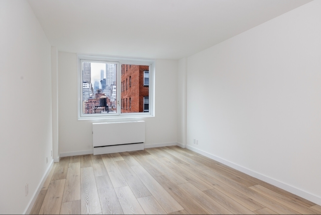 East 34st - Photo 4