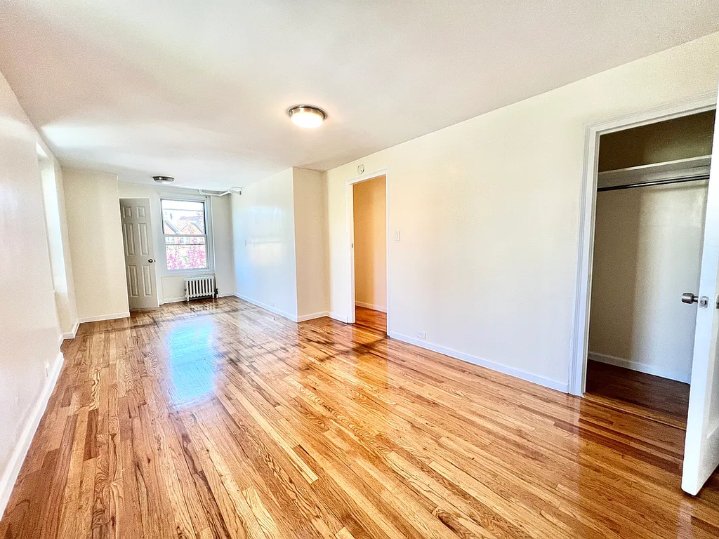 34-18 91st Street - Photo 4