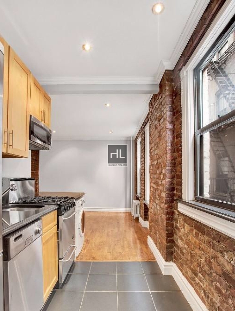 East 13th Street - Photo 2