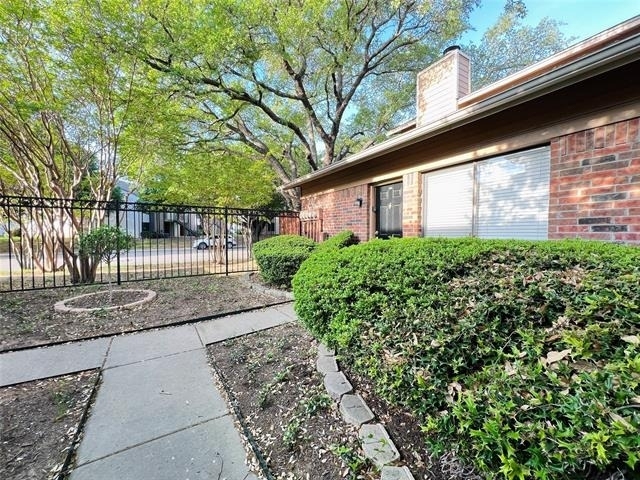 5759 Cedar Creek Drive - Photo 2