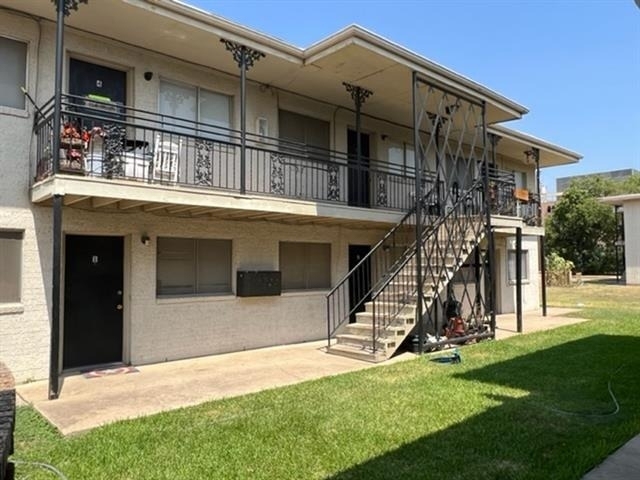 1112 Eagle Drive - Photo 0