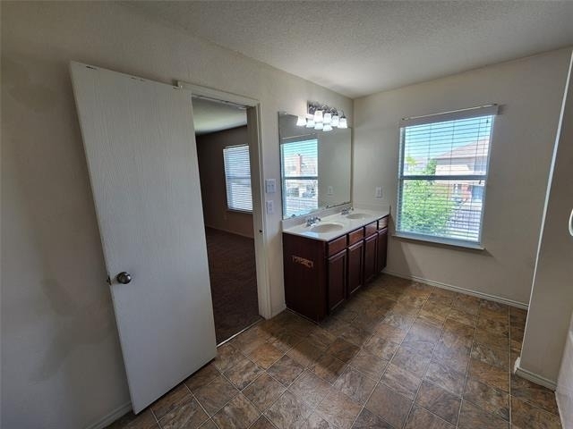 5709 Valley Stream Way - Photo 17