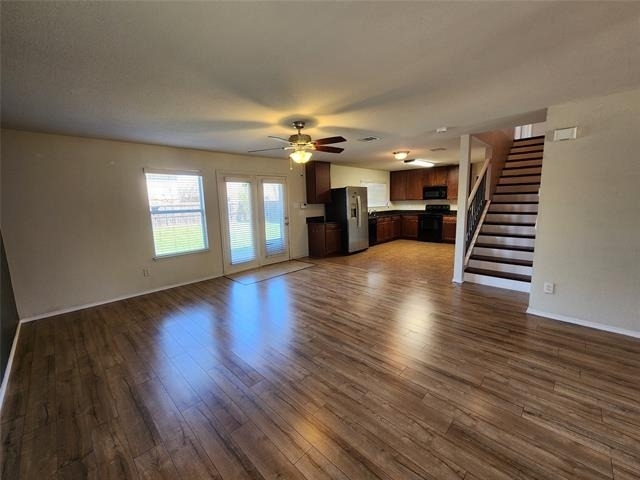 5709 Valley Stream Way - Photo 3