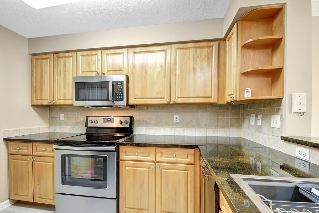 2030 Alta Meadows Lane - Photo 5