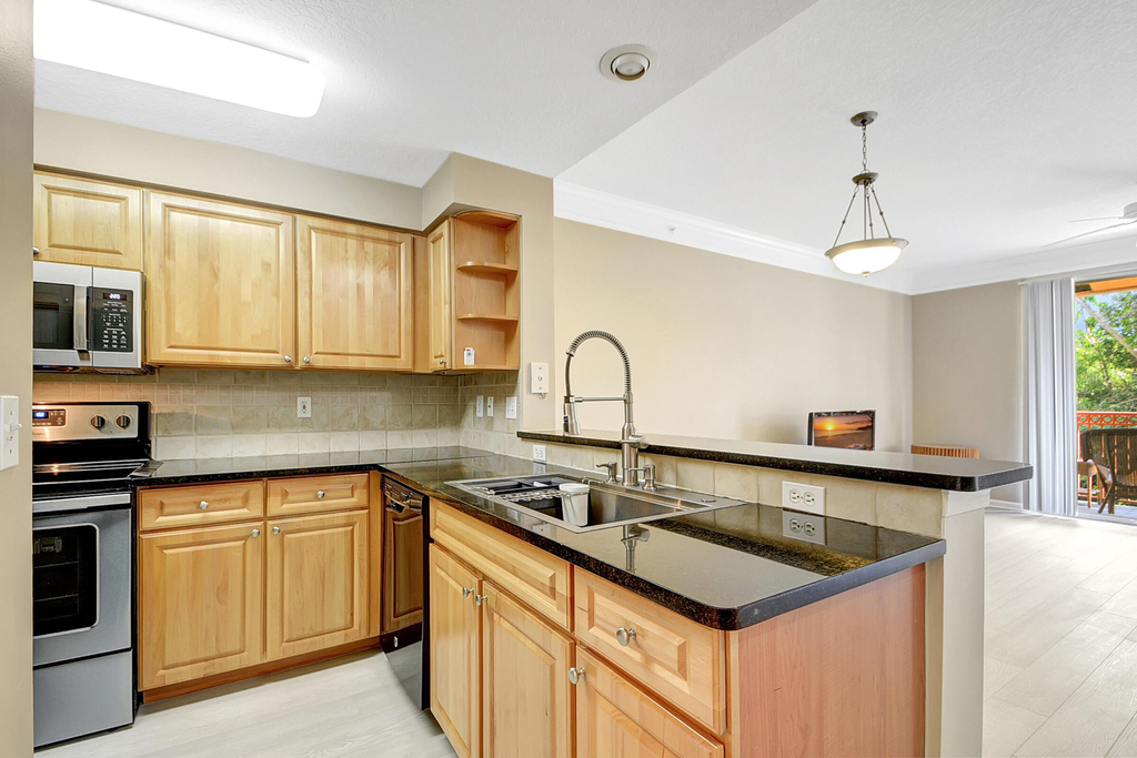 2030 Alta Meadows Lane - Photo 4