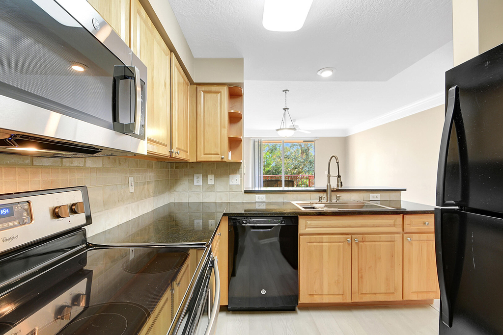 2030 Alta Meadows Lane - Photo 6