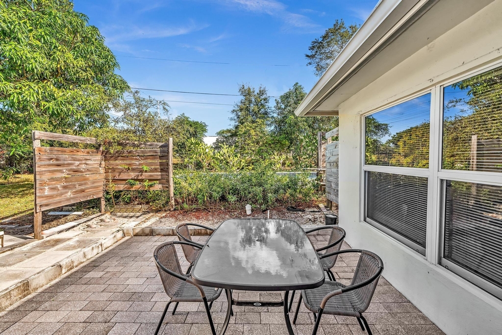 3998 Nw 5th Avenue - Photo 24