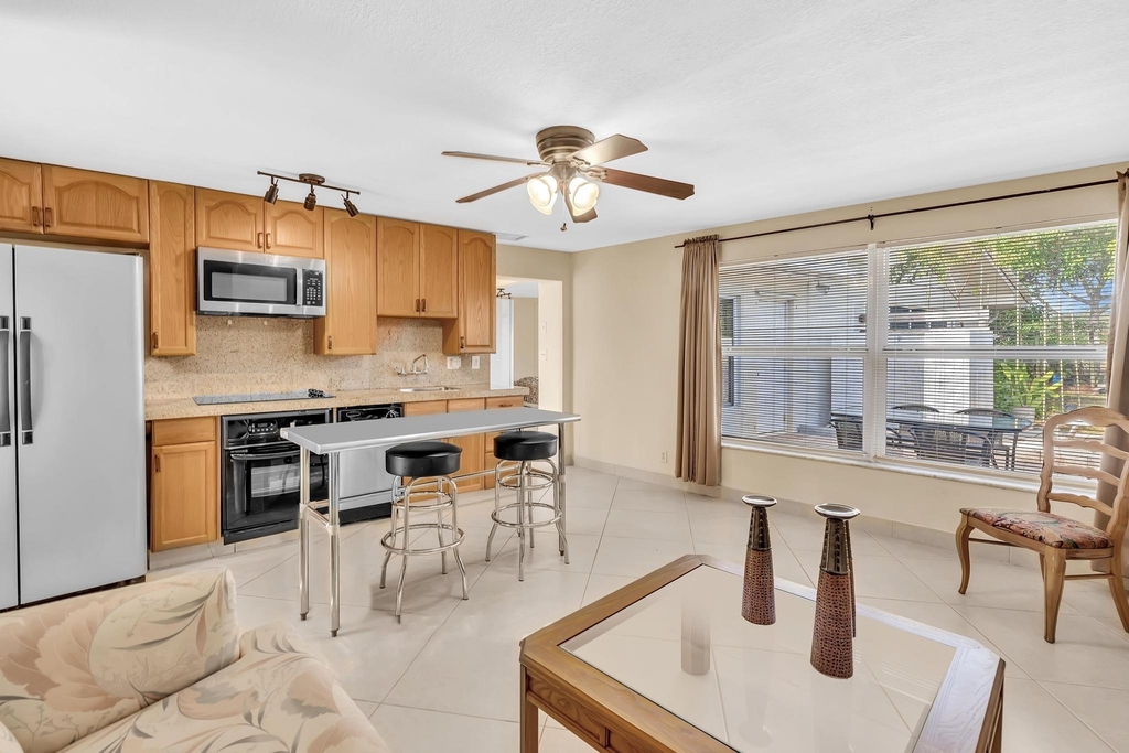 3998 Nw 5th Avenue - Photo 18