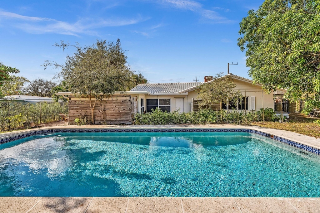 3998 Nw 5th Avenue - Photo 26