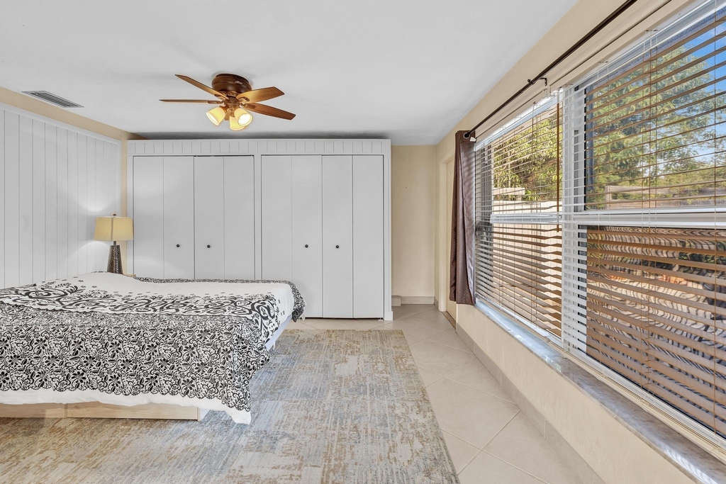 3998 Nw 5th Avenue - Photo 10