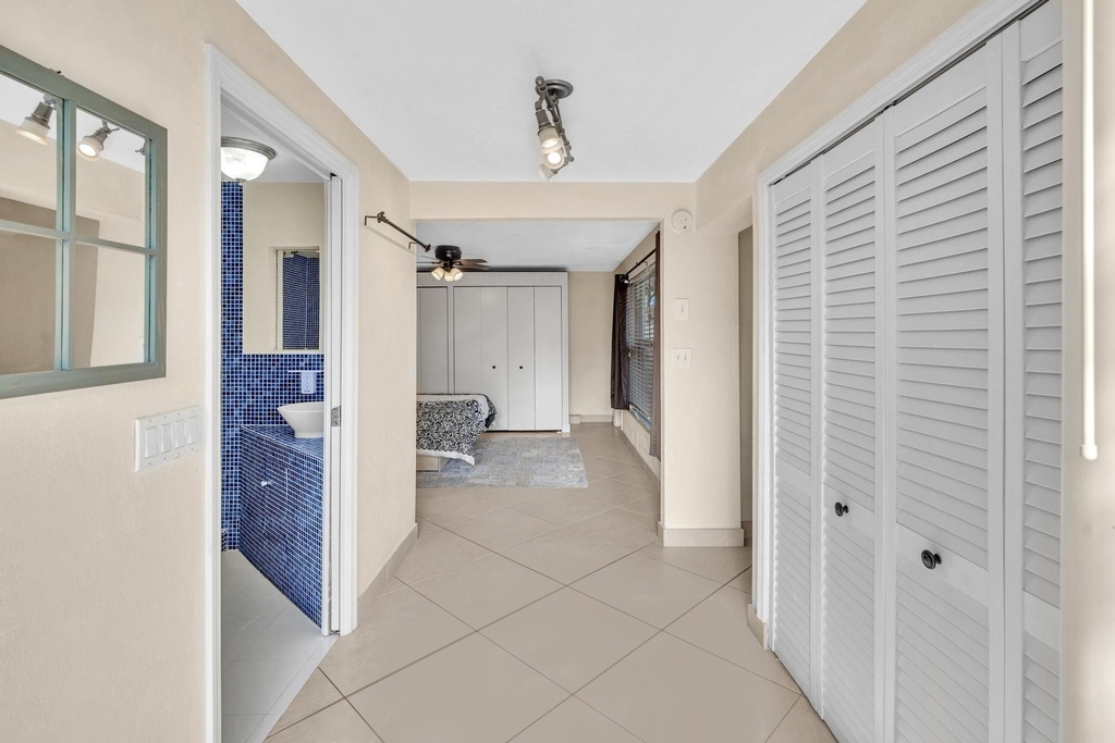 3998 Nw 5th Avenue - Photo 4