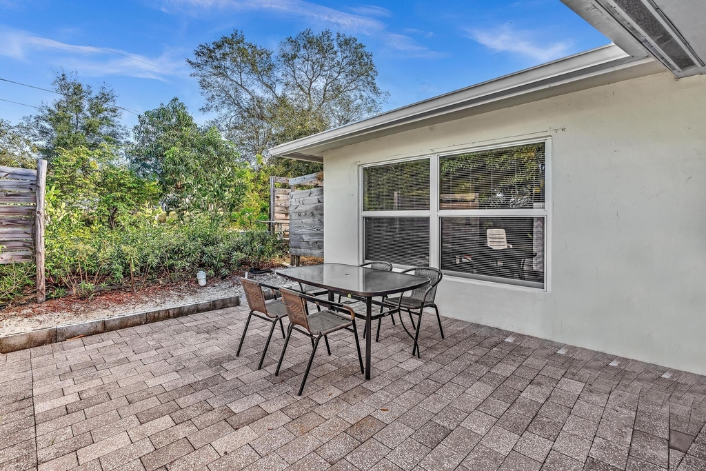 3998 Nw 5th Avenue - Photo 23